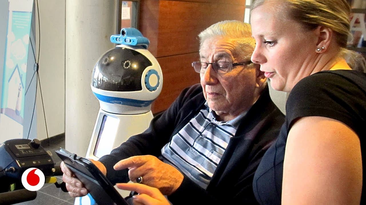 tecnología en el cuidado de personas mayores